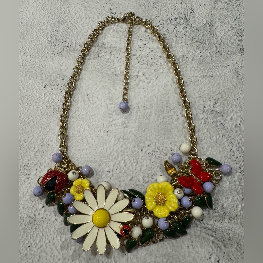 Talbots Spring Garden Necklace with White Daisy and Yellow Blooms